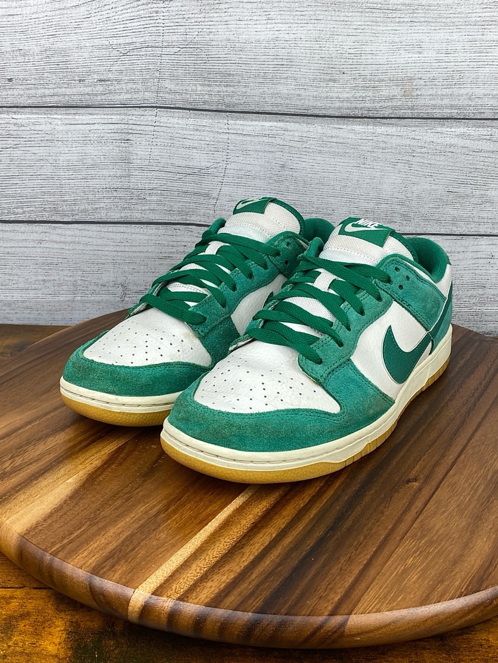 Nike Dunk Low SE Malachite Green Gum Shoes HQ1519-030 Men’s Sneaker Size 10 - Picture 2 of 12